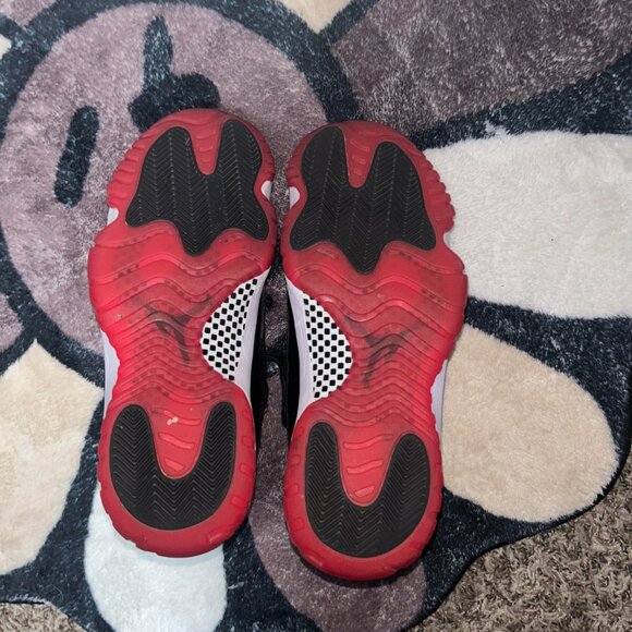 jordan 11 bred - Picture 4 of 7